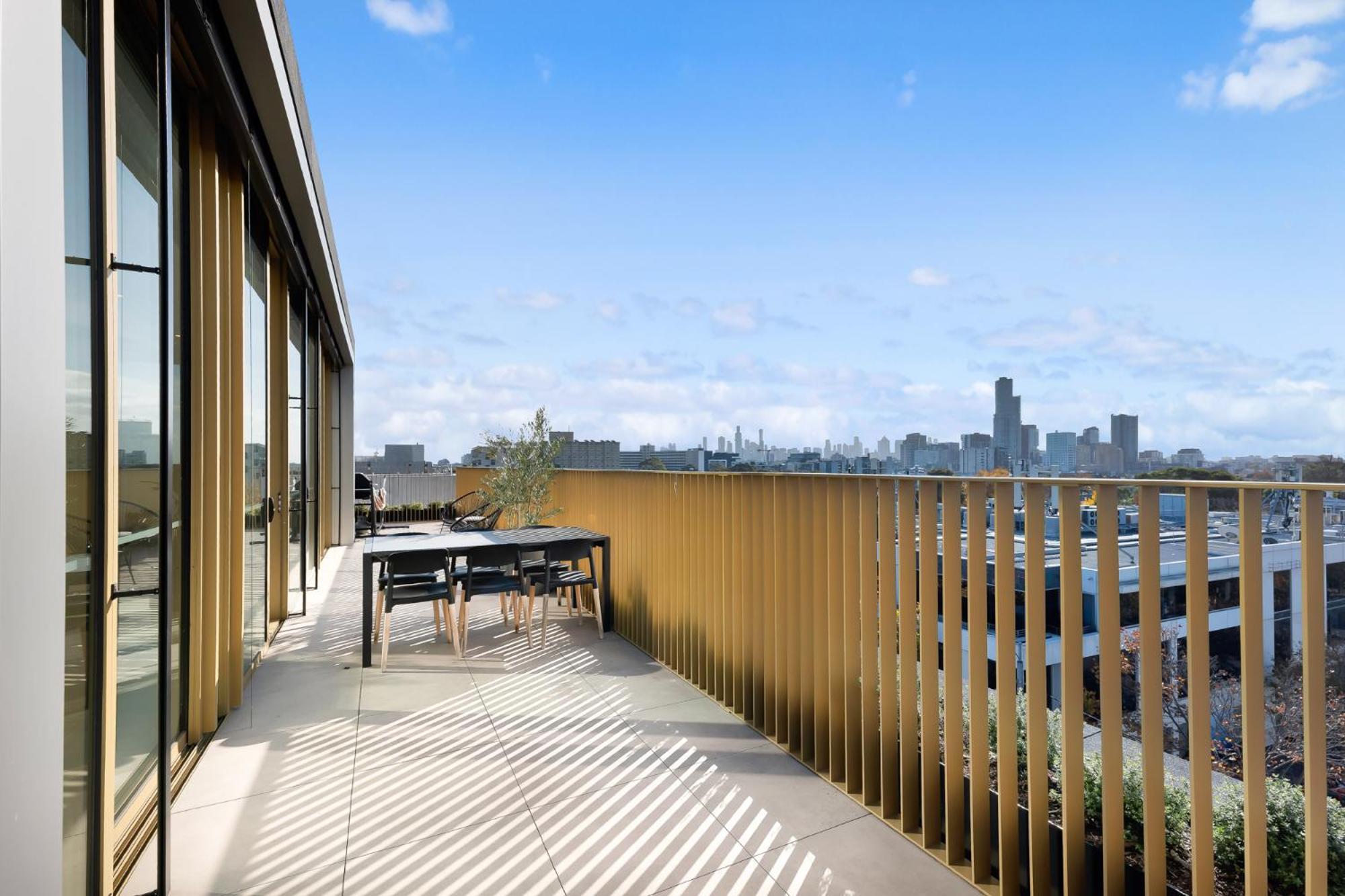 Soho Penthouse - City View With Outdoor Bath Apartment