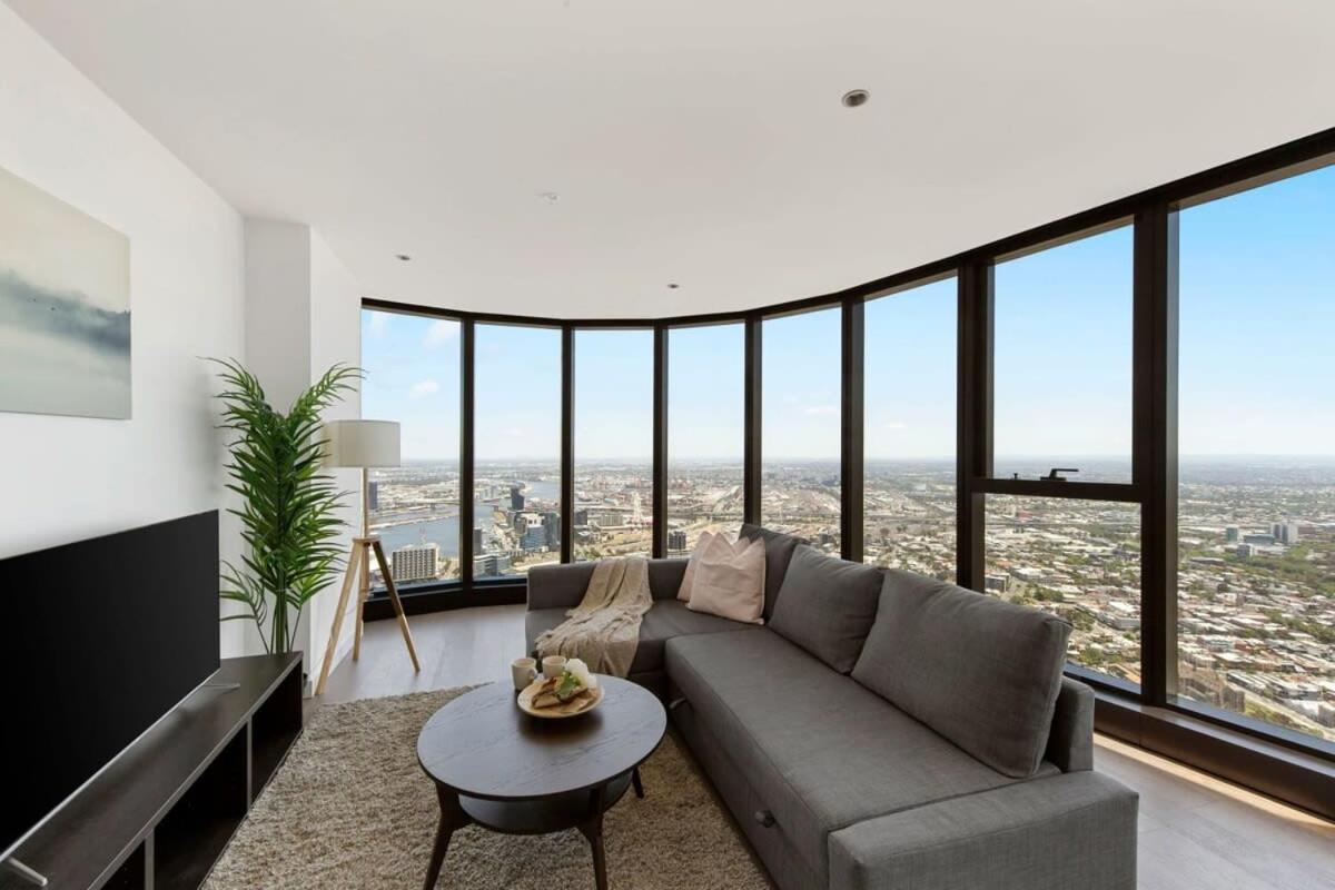 A Cozy 3br With Panoramic Views Free Parking Apartment *