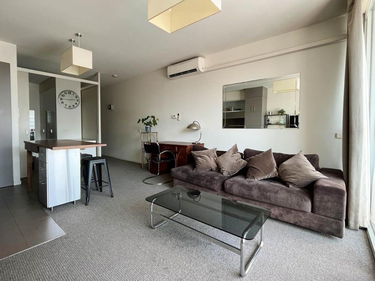 Explore From Chic 1br In Windsor Apartment Melbourne