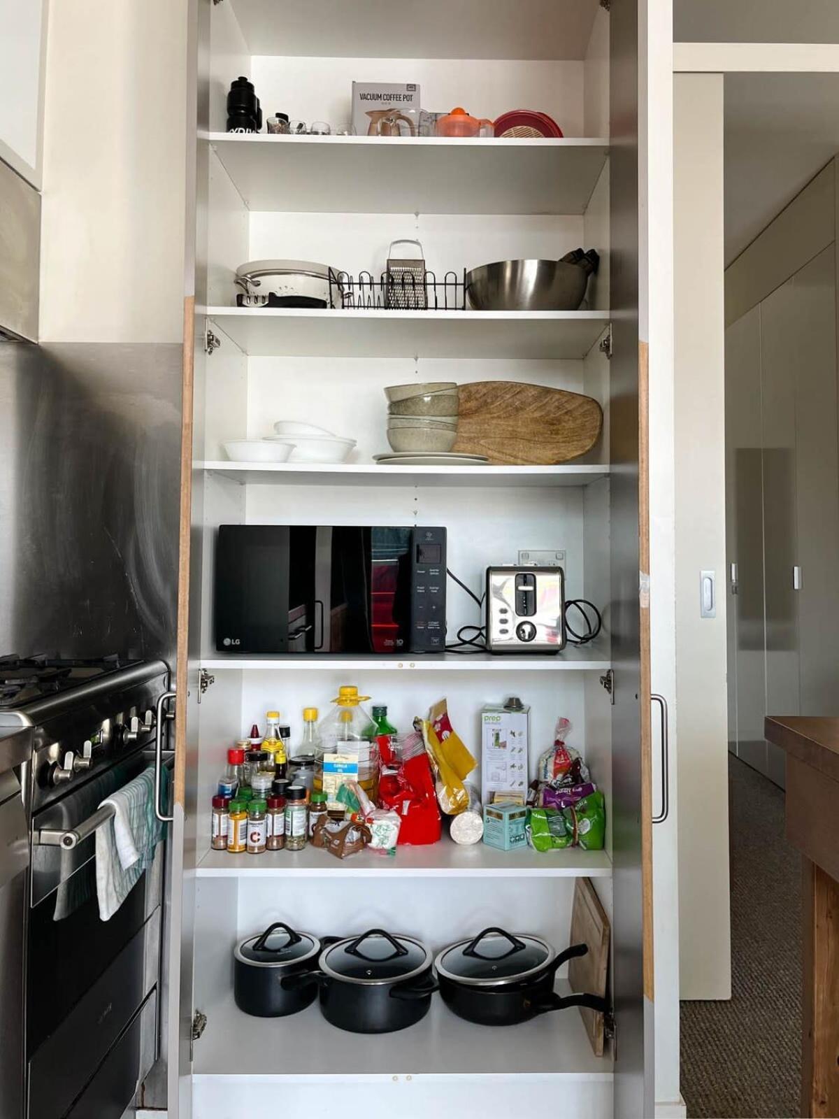 Explore From Chic 1br In Windsor Apartment *
