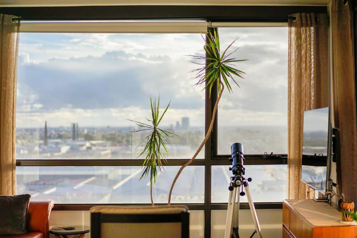 Trendy Inner-city Living Brunswick For Two Apartment *