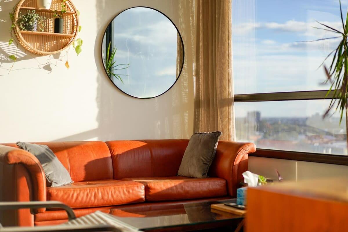 Trendy Inner-city Living Brunswick For Two Apartment