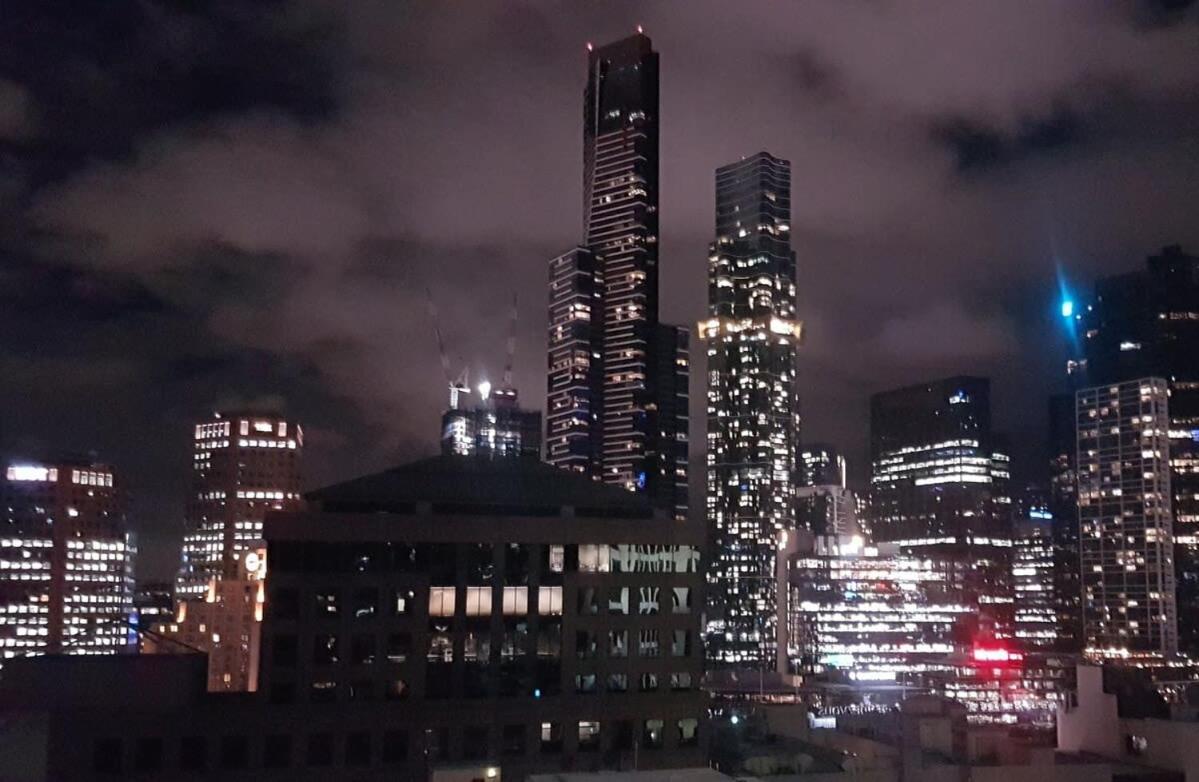 Apartment Panoramic View Cbd 1 Bed +office *