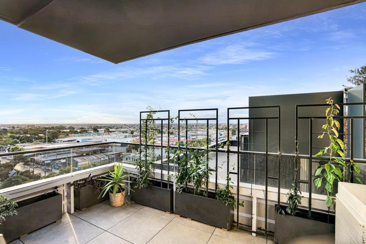 Trendy Inner-city Living Brunswick For Two