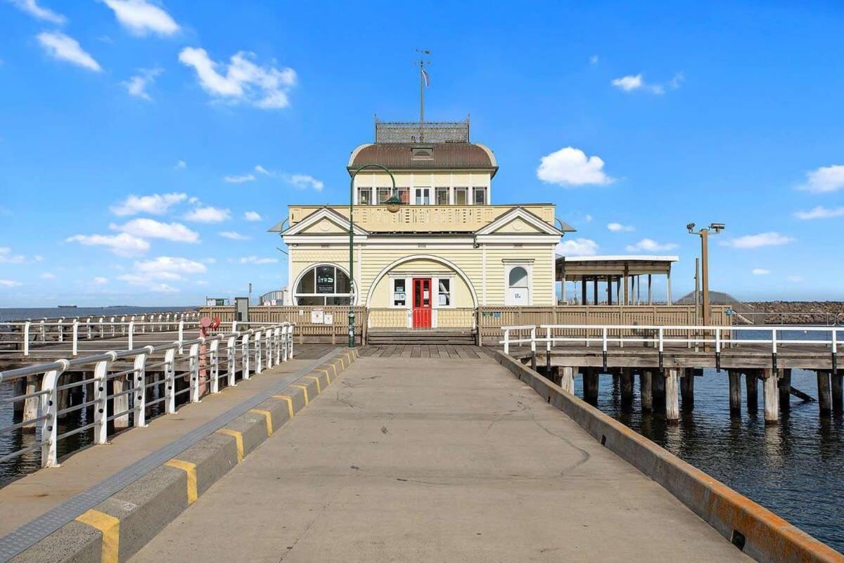 Amazing Beachfront & Views 2 Bed 2 Bathroom
