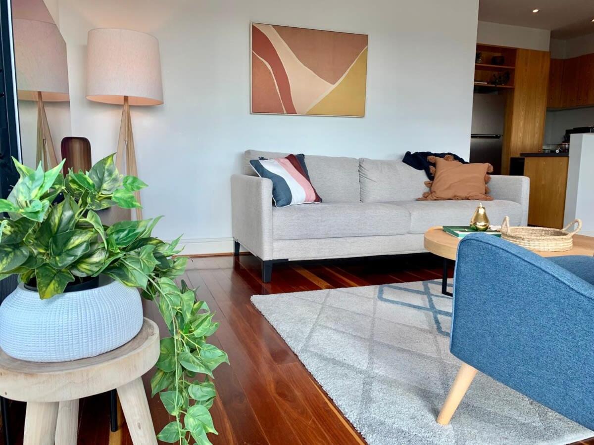 Amazing Beachfront & Views 2 Bed 2 Bathroom