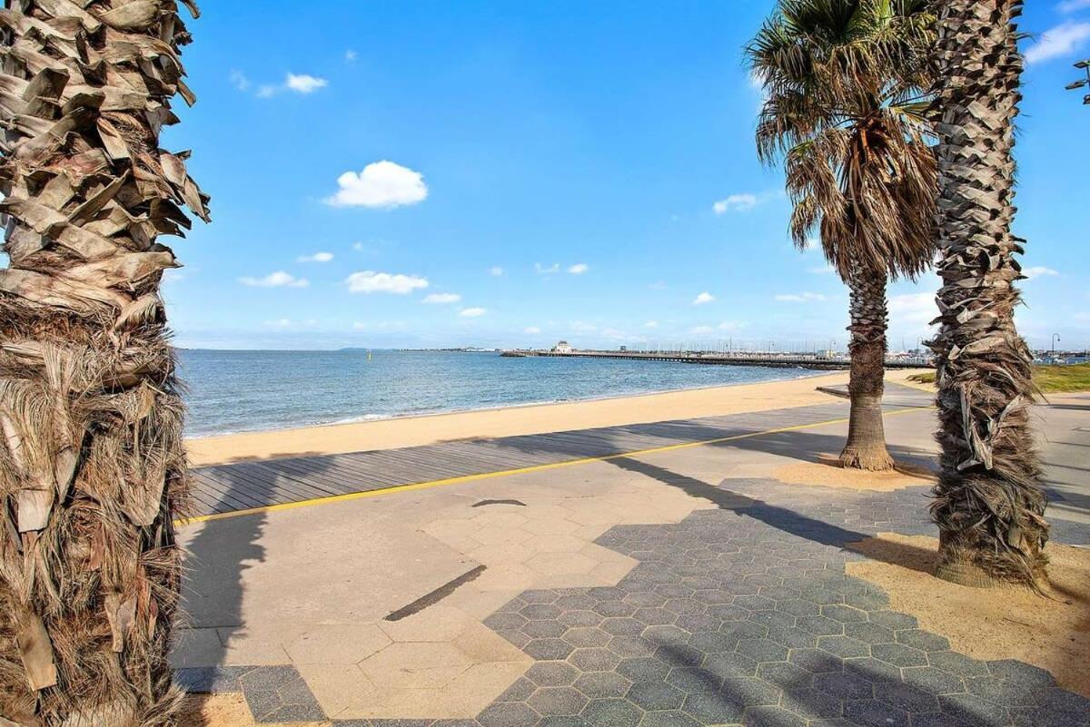 Amazing Beachfront & Views 2 Bed 2 Bathroom * Melbourne