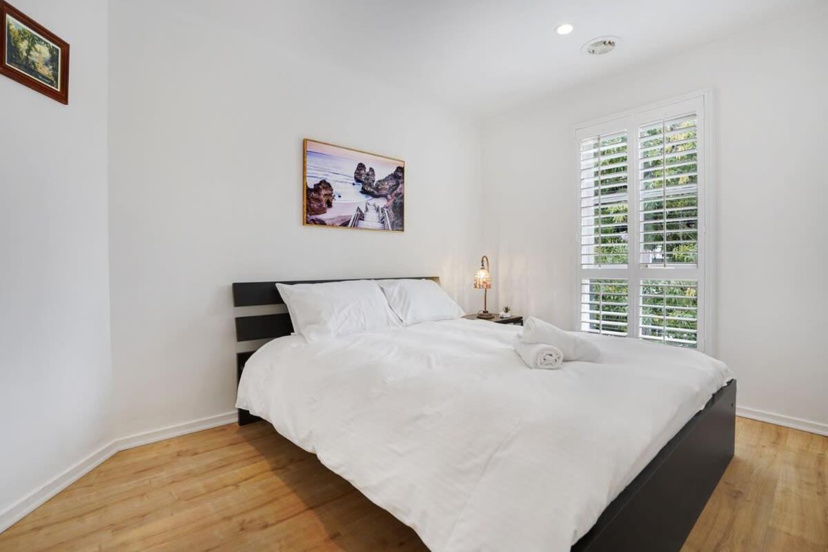 Holiday home Elwood Elegance By The *