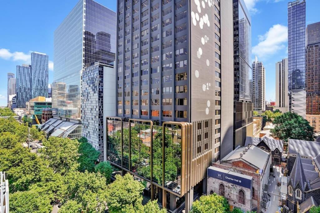 Gem In Heart Of Cbd