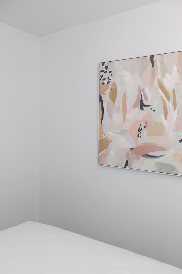 Bloom - A Cosy Haven In Melbourne's Epicentre Apartment