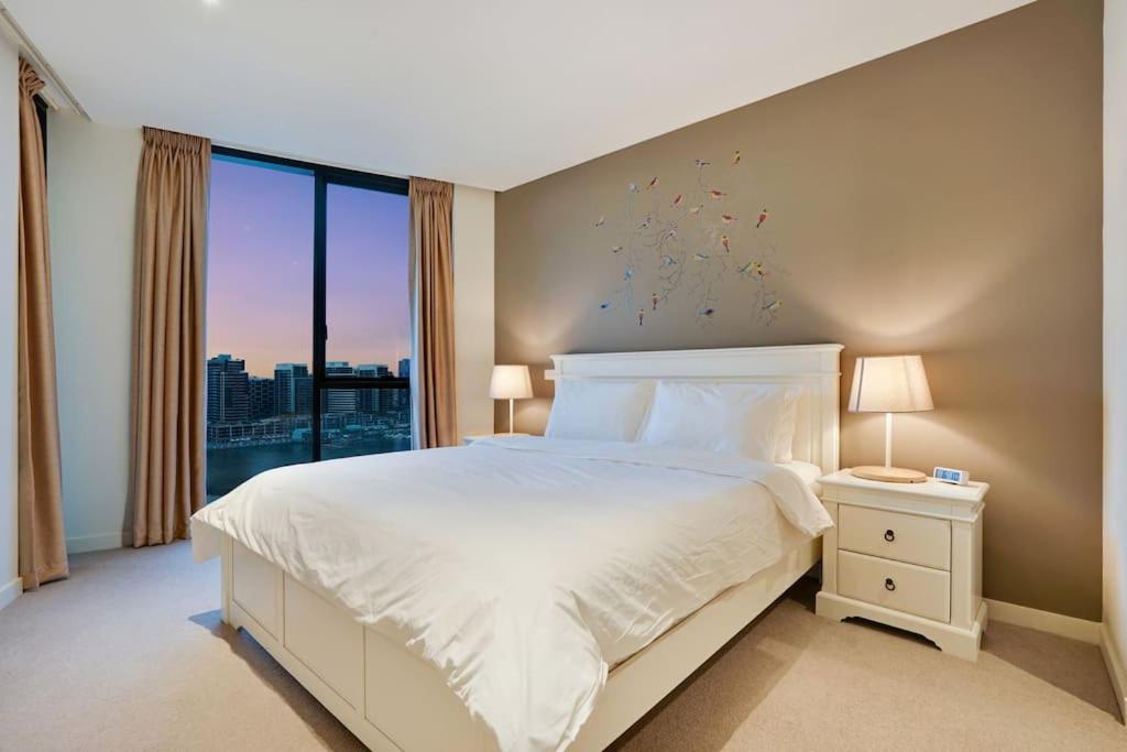 Luxury -3b2b2c Harbour View & Skyline Apartment Melbourne