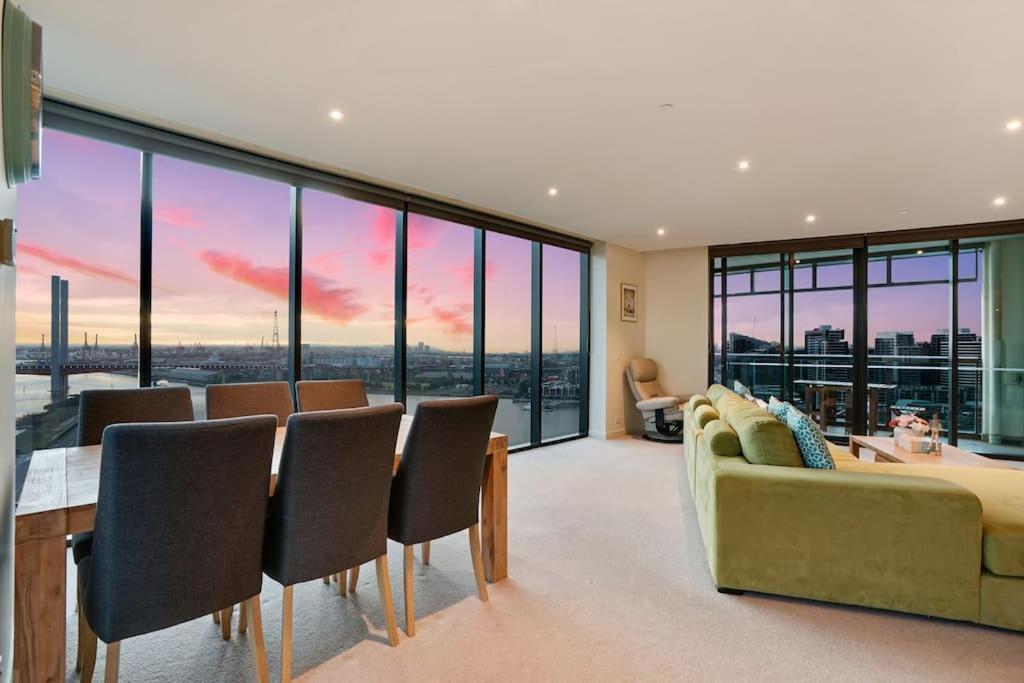 Apartment Luxury -3b2b2c Harbour View & Skyline Melbourne
