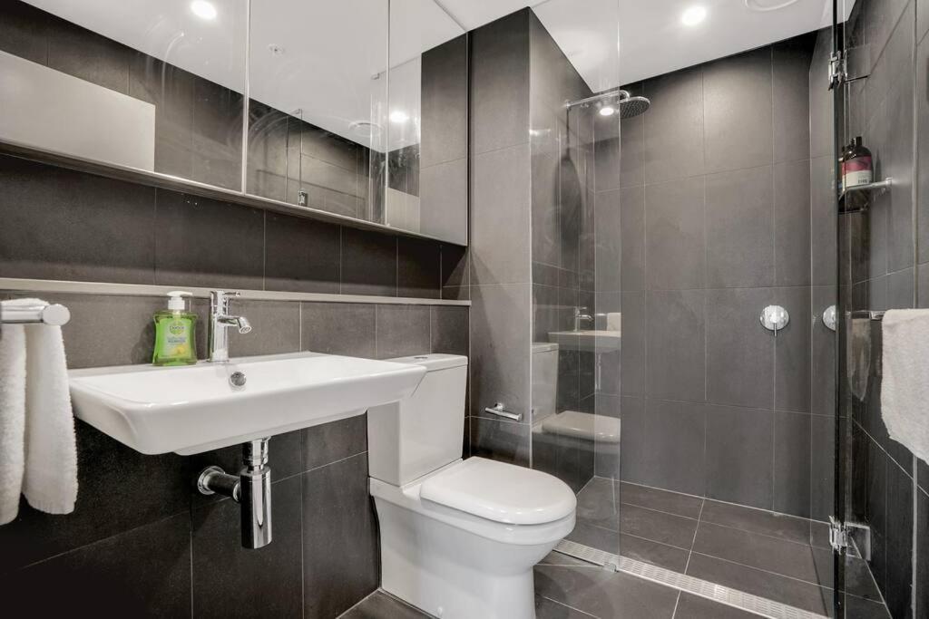 Apartamento Sub-penthouse Stunning With Water Frontage 3b2b1c Melbourne
