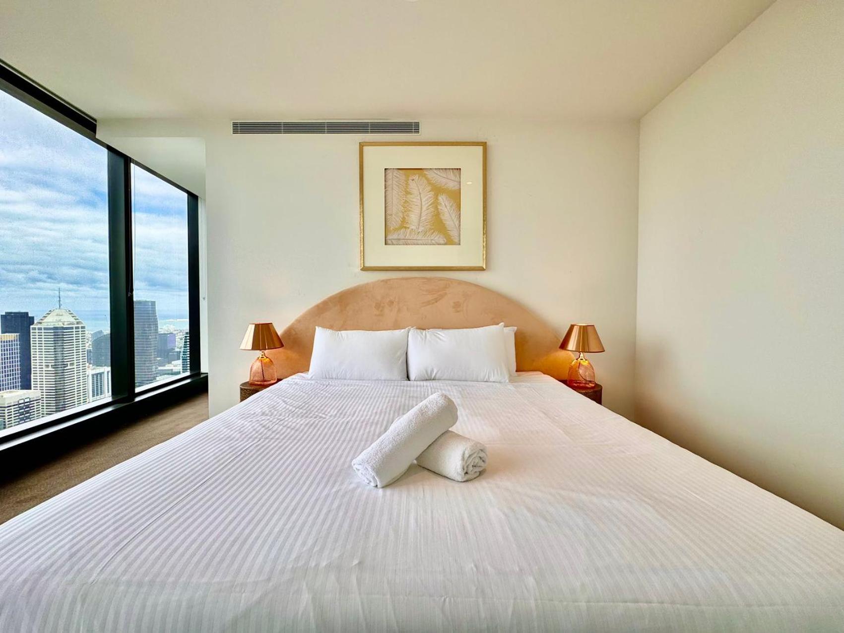 Sky High 3 Beds *