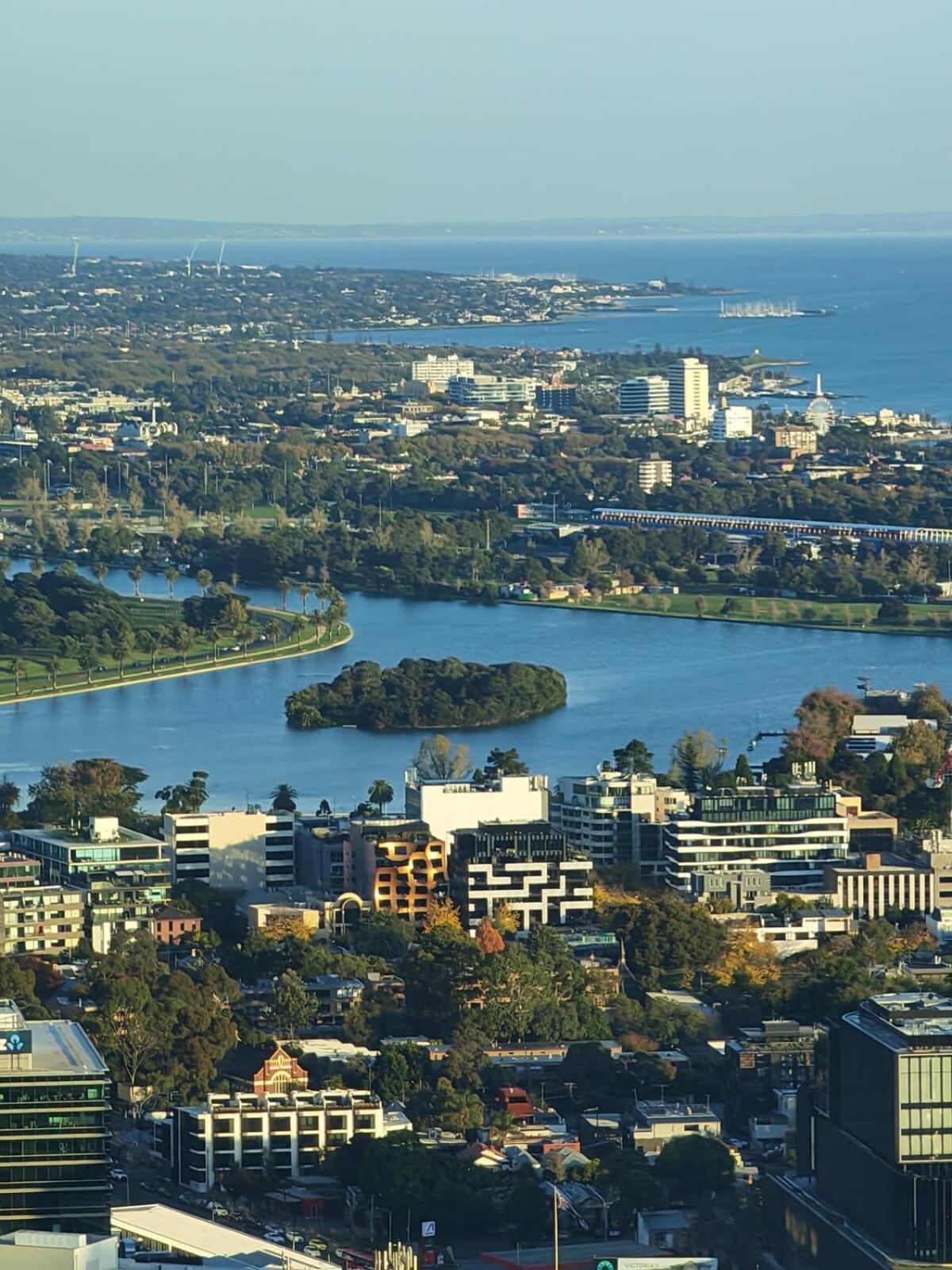 Apartment 108 Highrise Bay View Melbourne