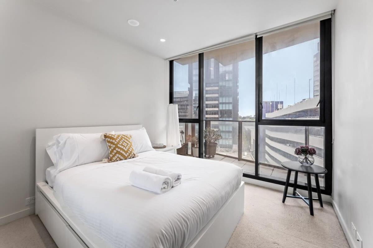 Luxurious In The Heart Of South Yarra Apartment *