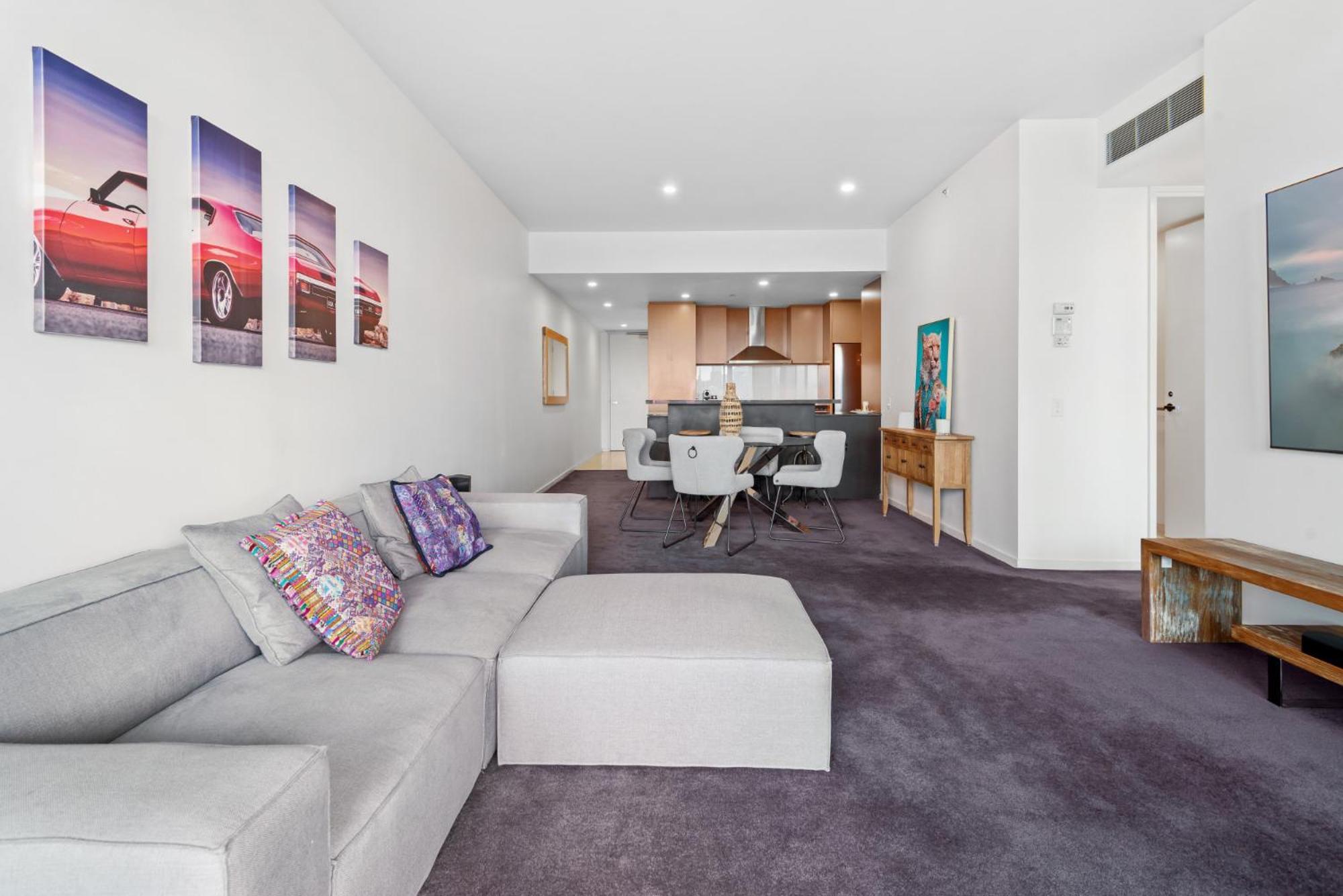 2-bed, 500m From The With Pool, Gym & Sauna