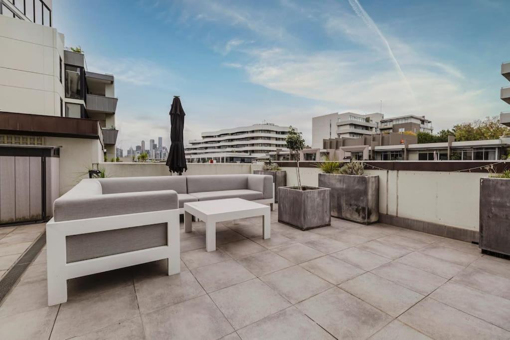 Bay Street Terrace - Spacious Indoor-outdoor Design