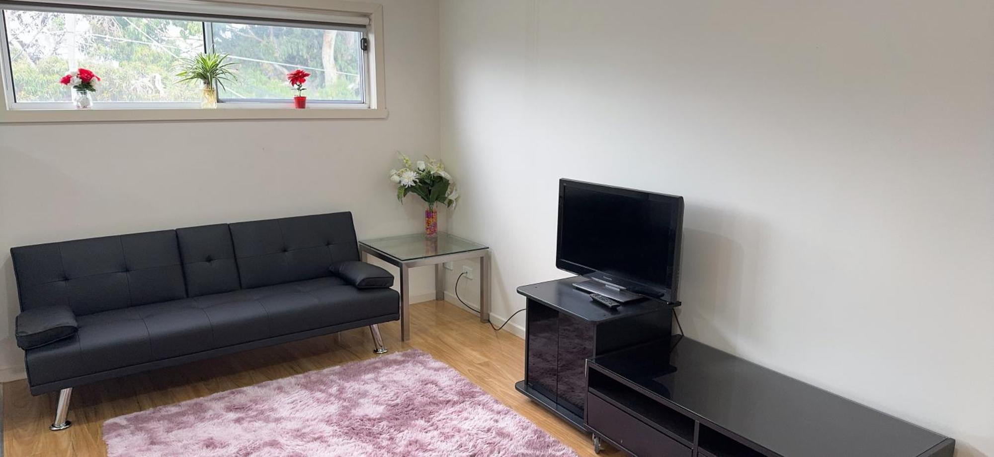 Apartment One Bedroom In Local Shopping Mall Melbourne