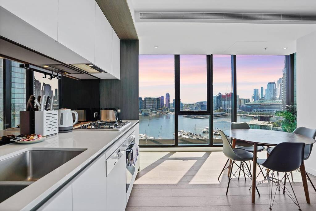 Apartment Absolute Bay View Waterfront Getaway Apt 2b2b1c *