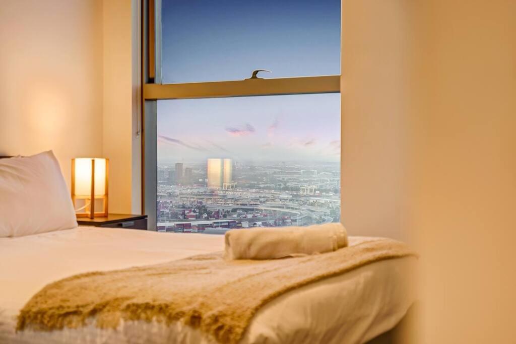 Sub-penthouse 3b2b2carpark City-harbor View Melbourne