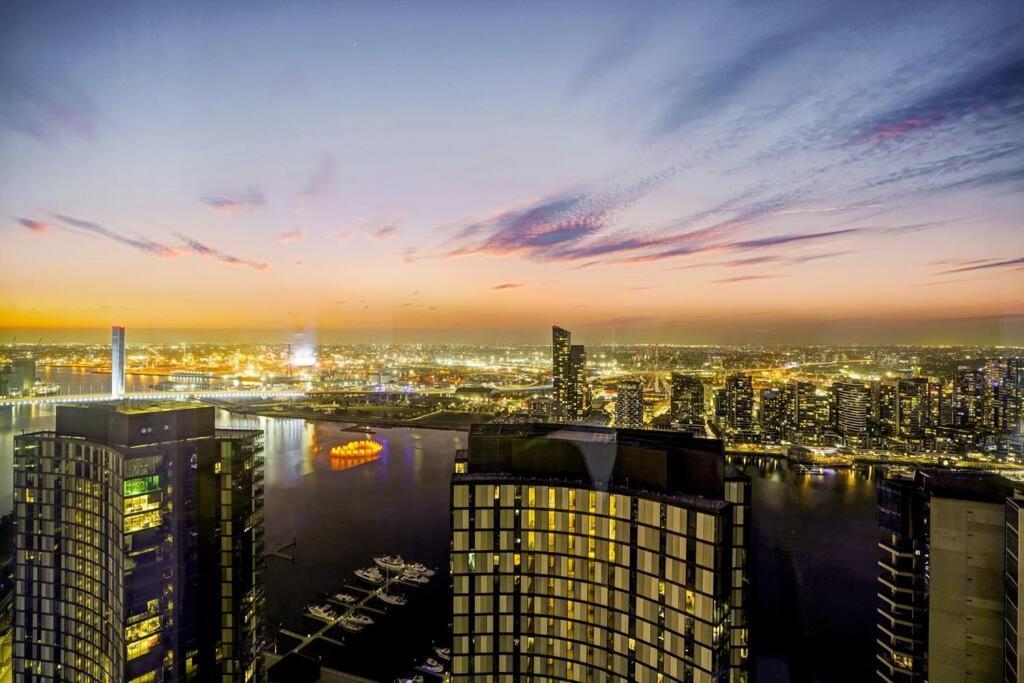 Apartment Sub-penthouse 3b2b2carpark City-harbor View Melbourne