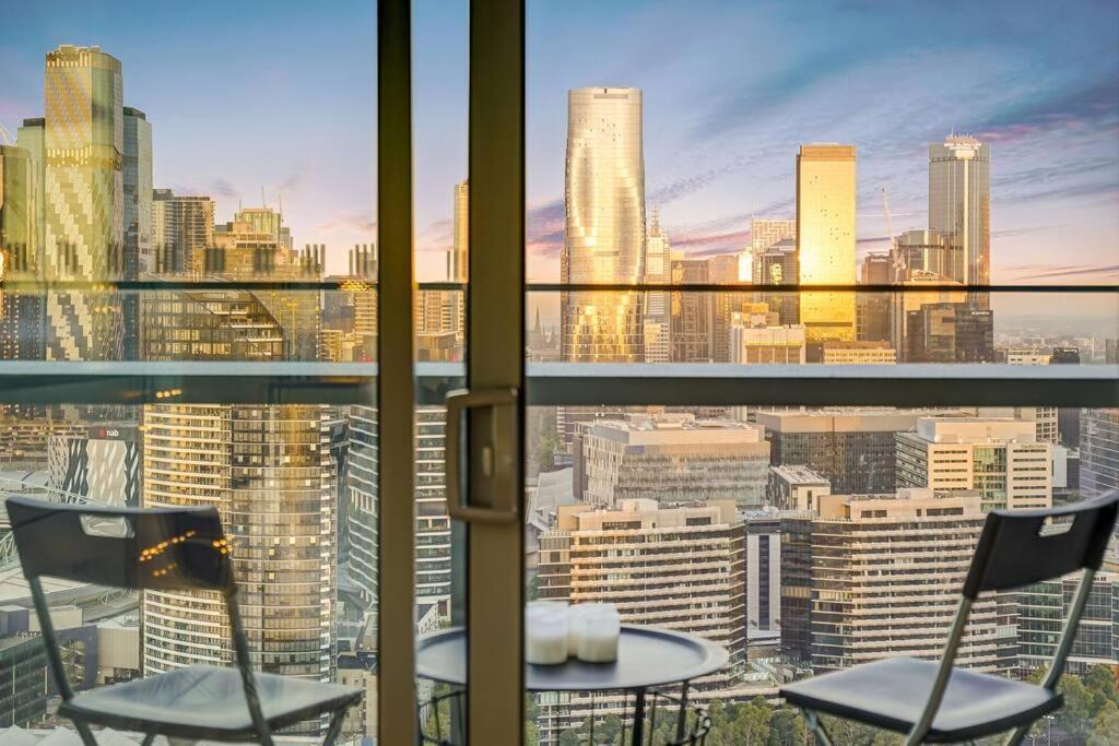 Sub-penthouse 3b2b2carpark City-harbor View Melbourne