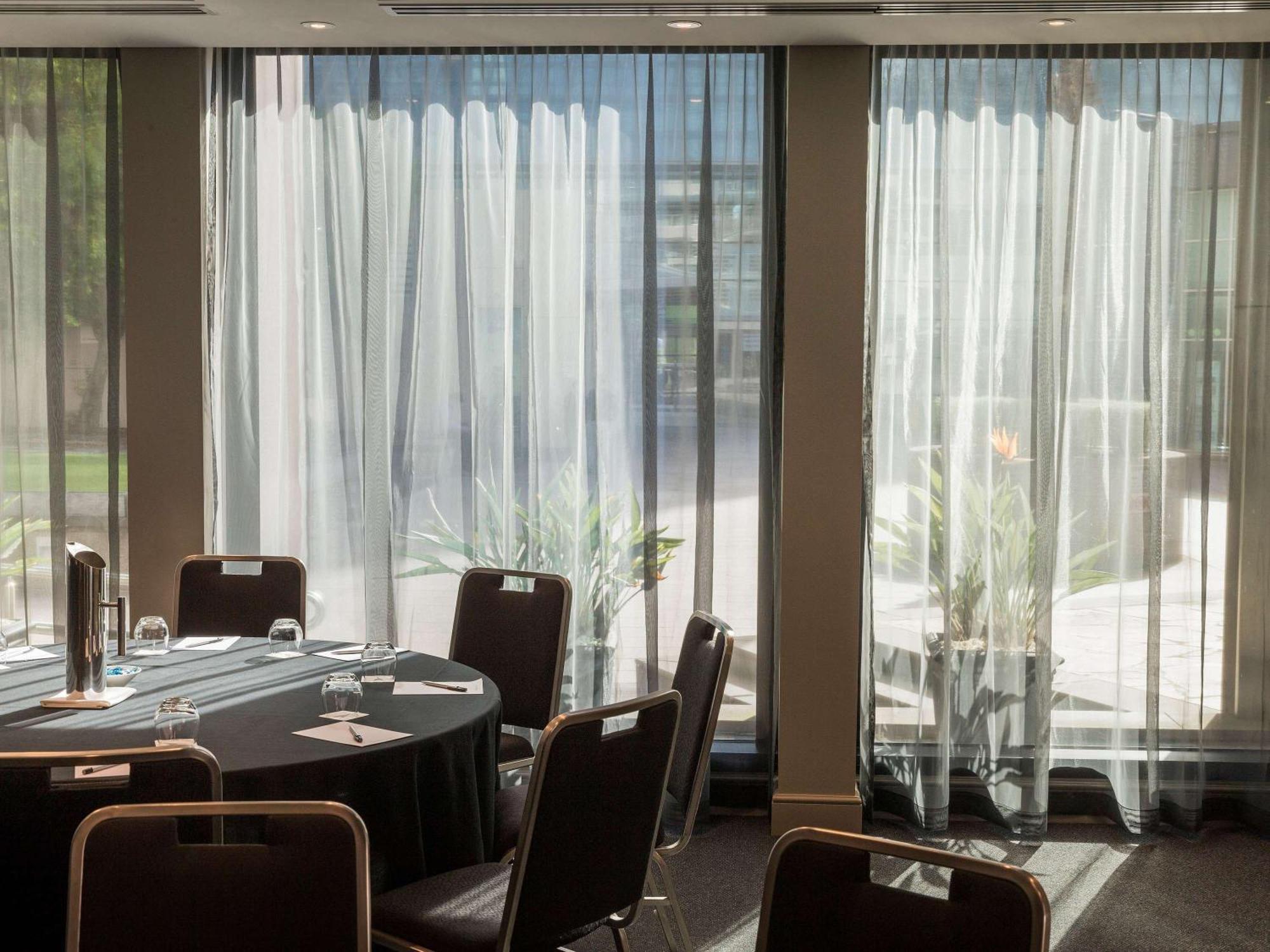 Quay West Hotel 5*