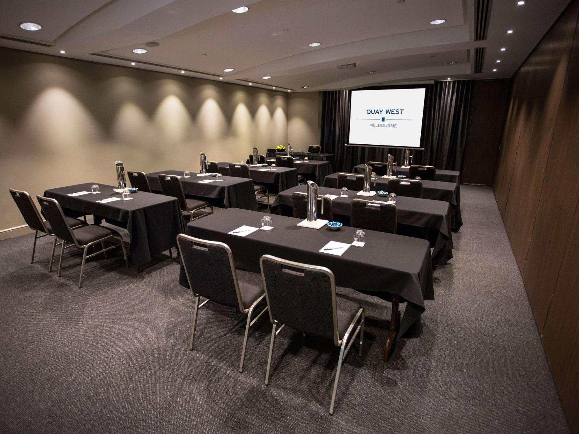 Hotel Quay West 5*
