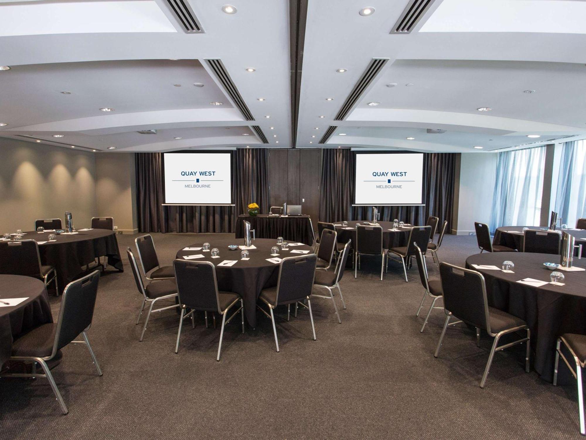 Hotel Quay West 5*
