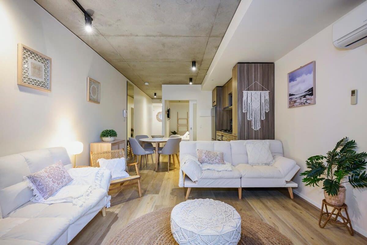 Singers Lane Urban Retreat - Queen Vic Market Apartment Melbourne