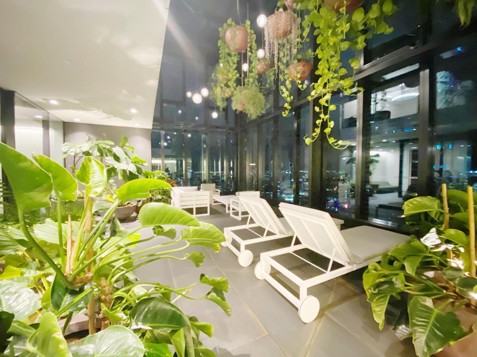 Luxury Steps Away From Crown