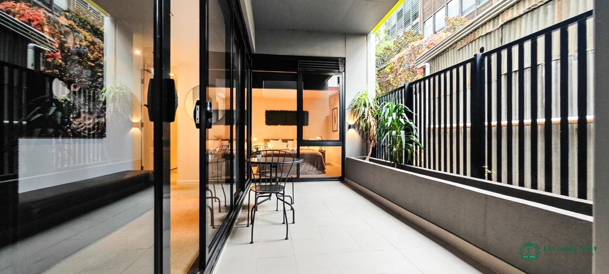 Apartment Heart Of Mel East Afl Season Start Melbourne