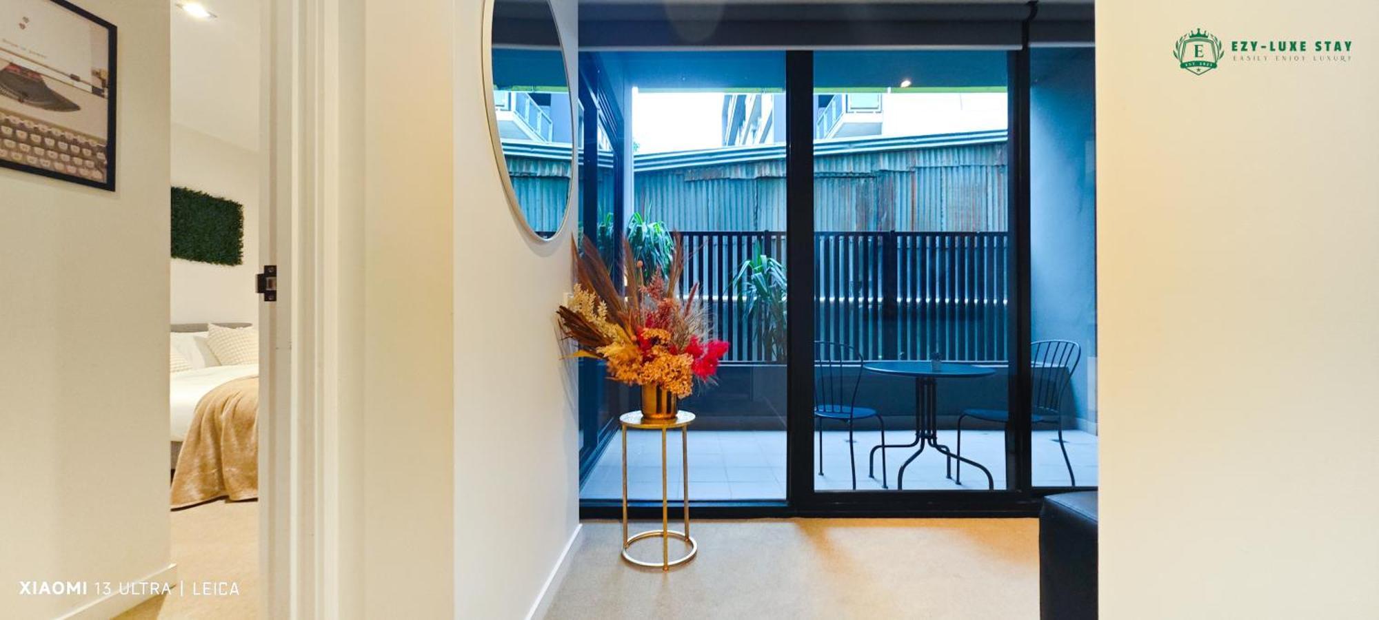 Apartment Heart Of Mel East Afl Season Start *