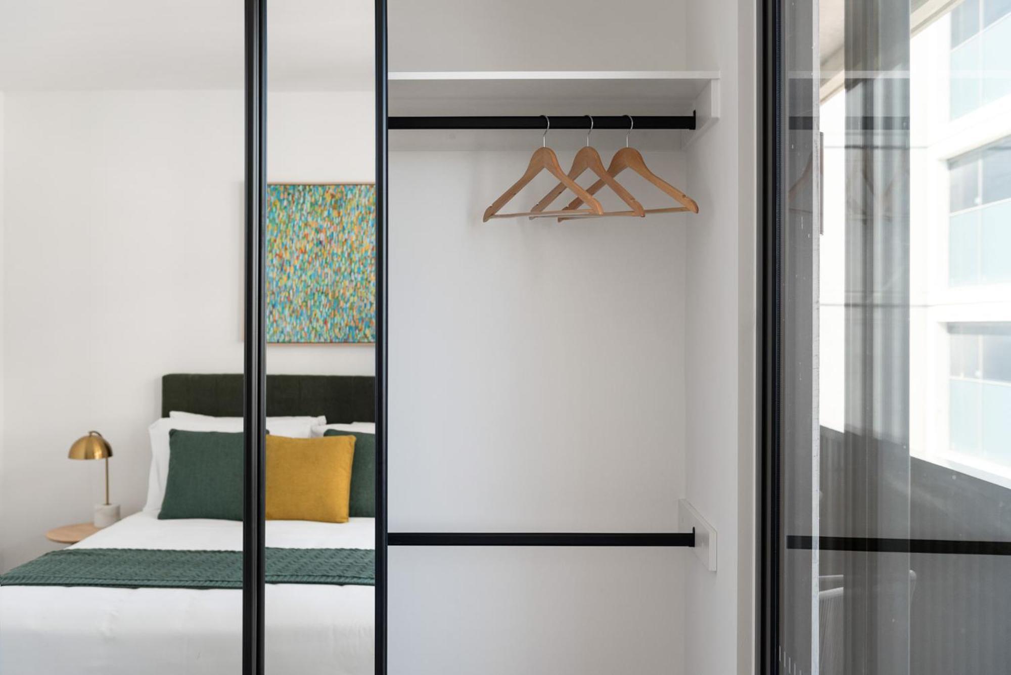Urban Rest Richmond Swan Street Apartment *
