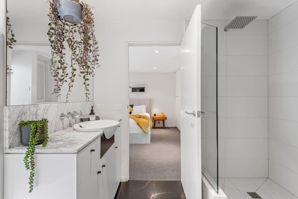 Stunning Executive Townhouse In Richmond Melbourne