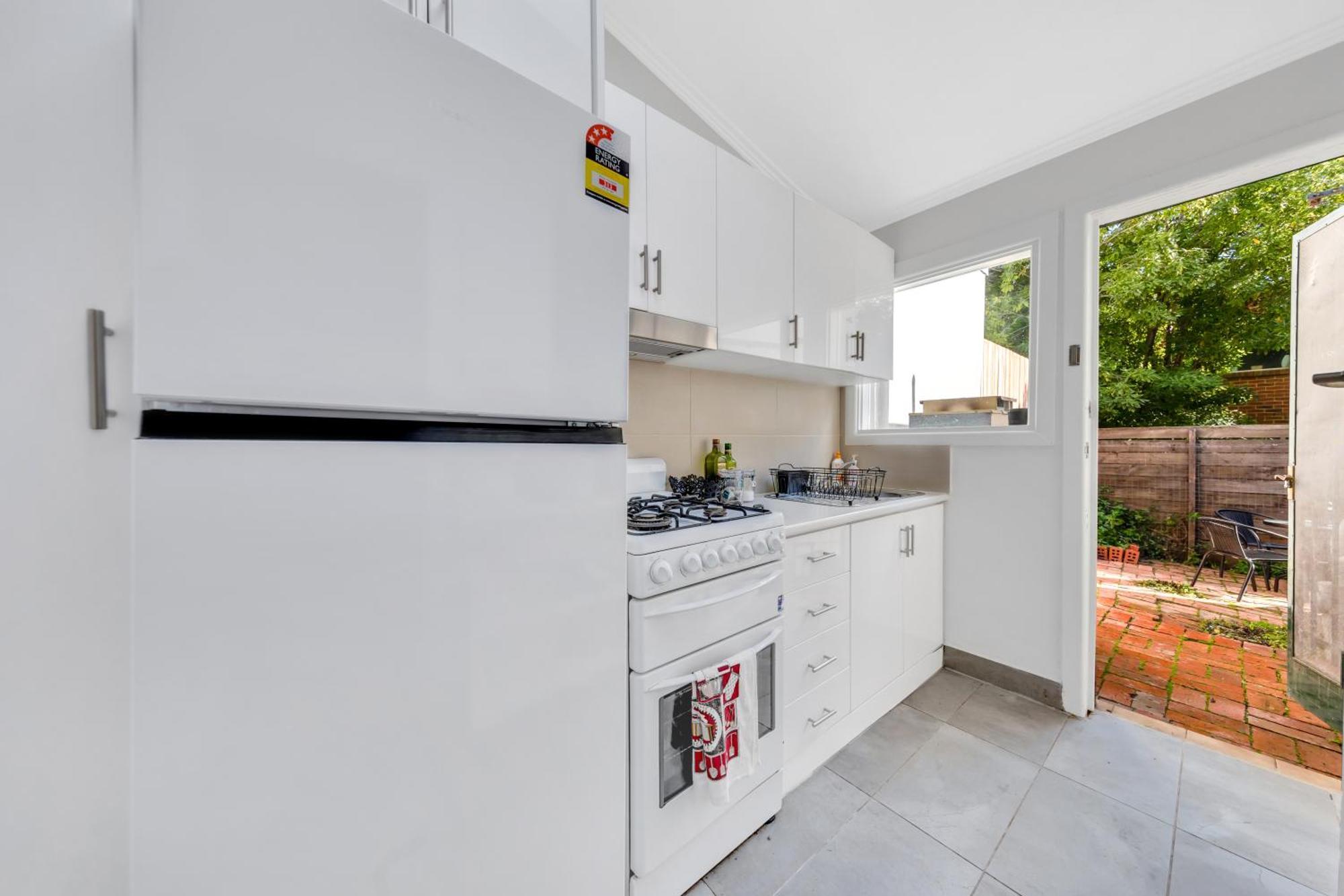 With Parking And Courtyard * Melbourne