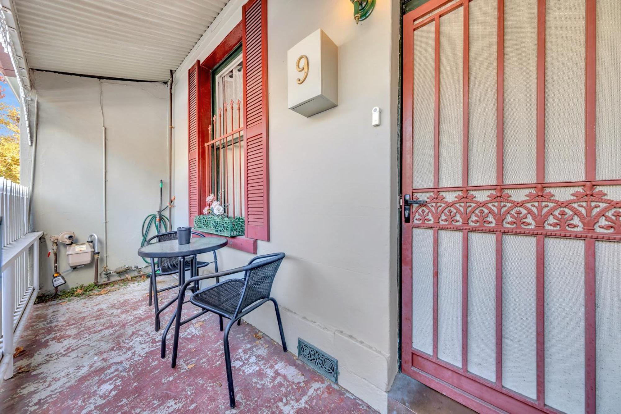 With Parking And Courtyard Holiday home *