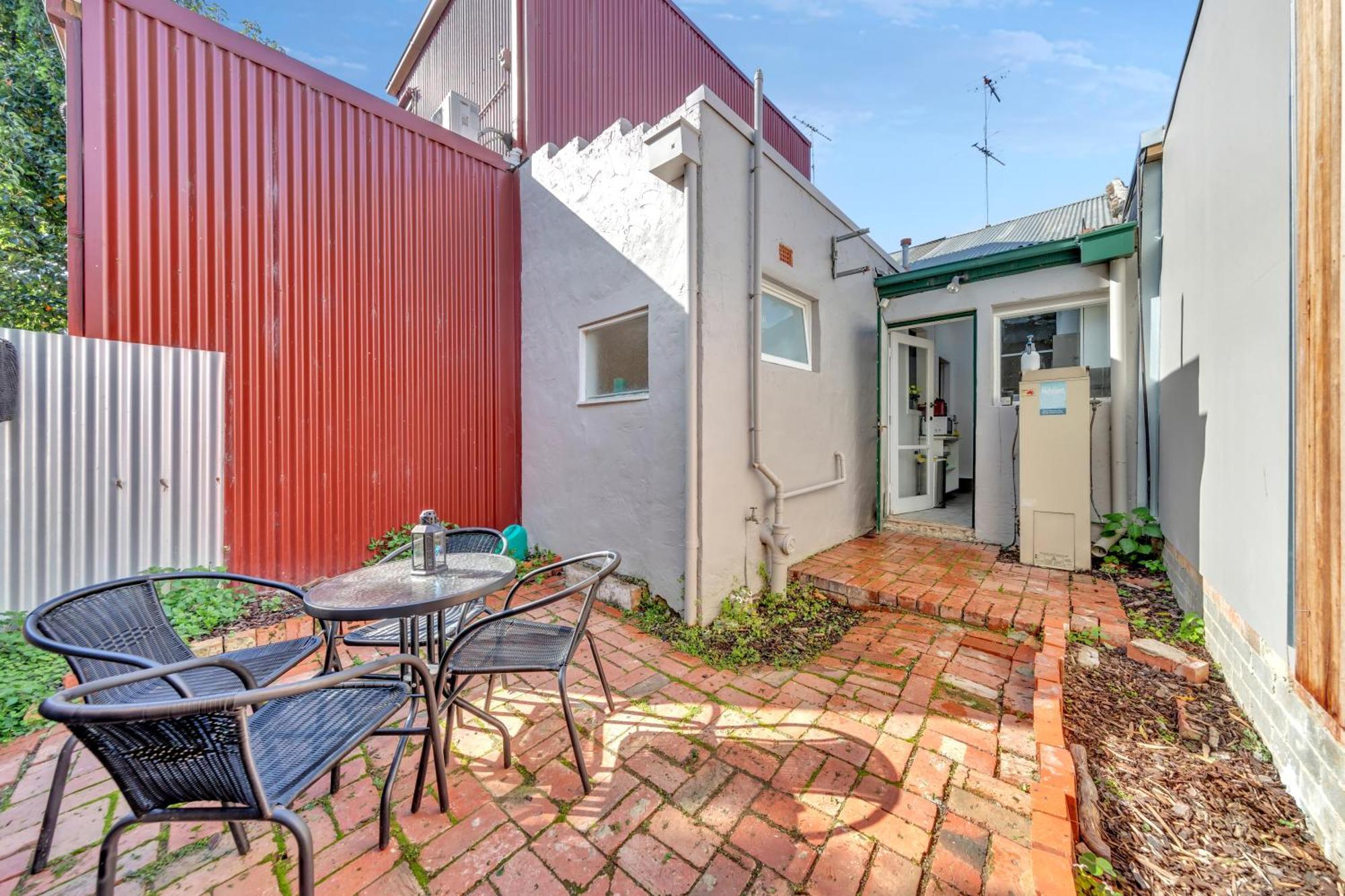 With Parking And Courtyard Holiday home