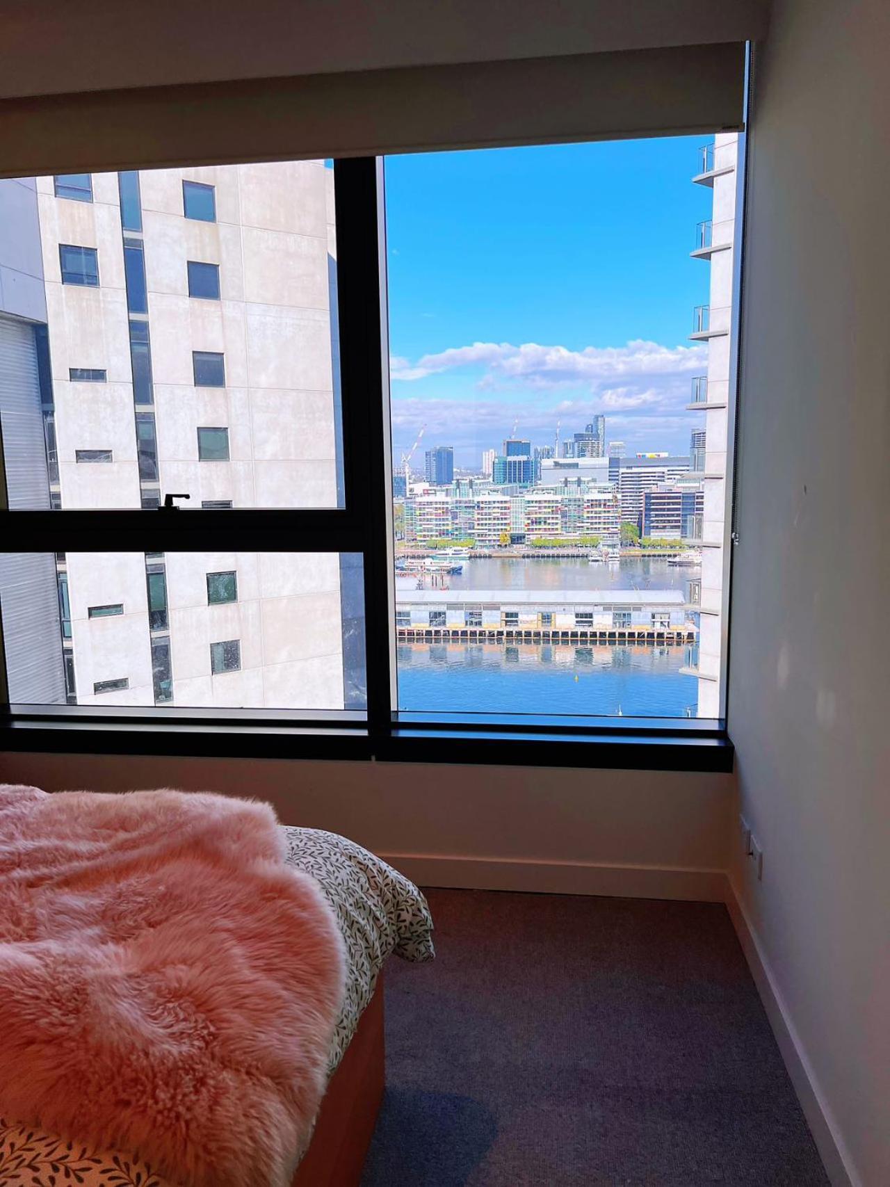 Luxury Docklands Loft 2b1b River View & Free Parking