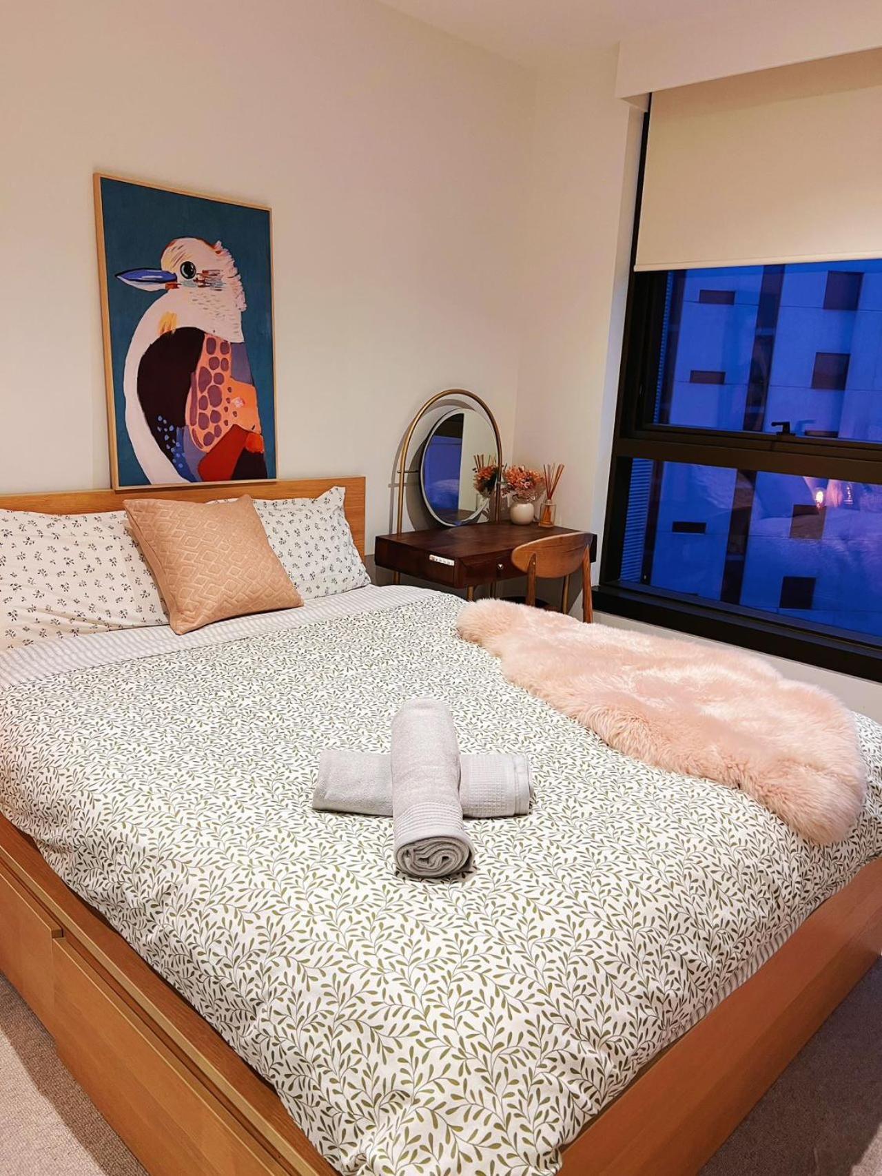 Luxury Docklands Loft 2b1b River View & Free Parking Apartamento *