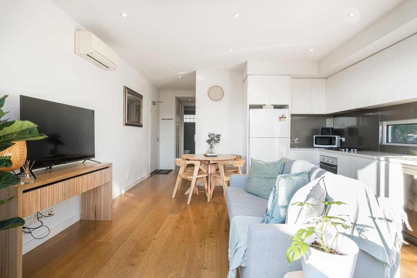 Apartment 'bon Beachfront Haven' Cosy Coastal Calm