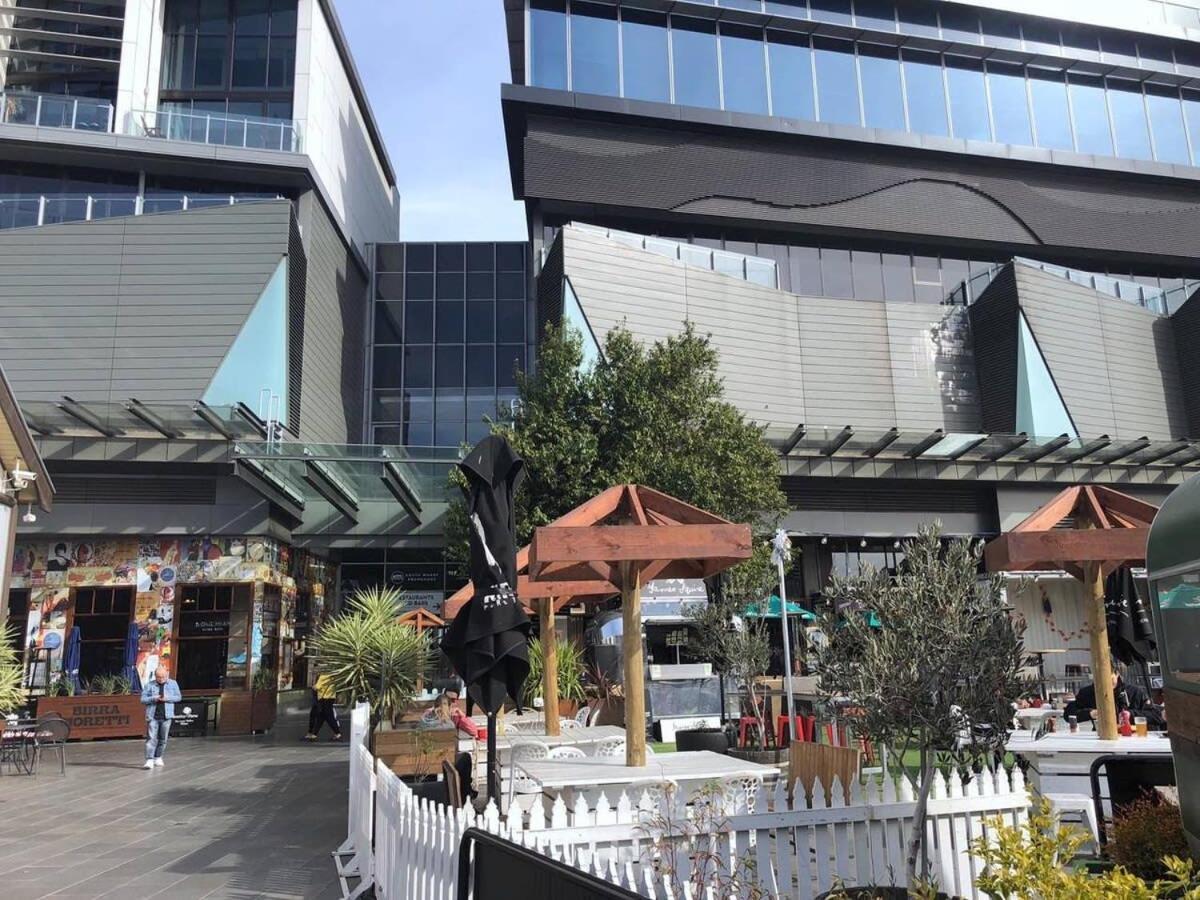 Apartamento Brilliant Victoria Harbour Waterfront
