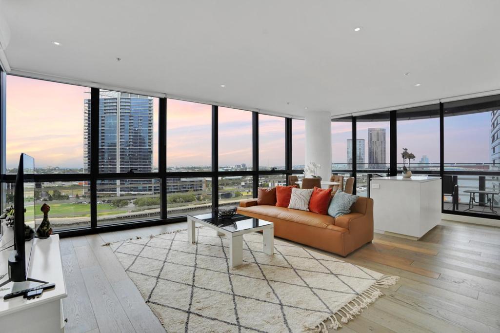 Apartment Breathtaking Views Over The Water- Spacious 2b2b1c *