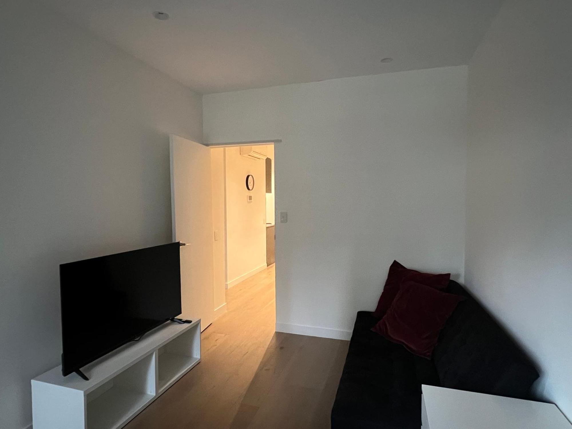 Apartment Wsp 2br +balcony/free Parking /heated Pool/sauna/gym Melbourne