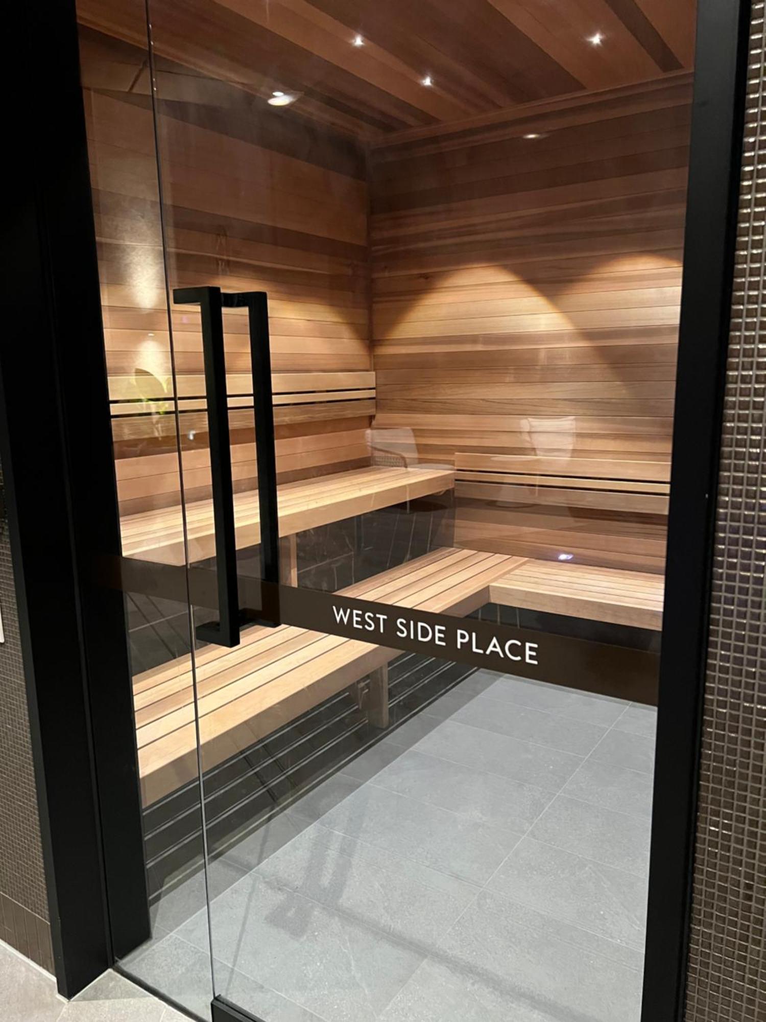 Wsp 2br +balcony/free Parking /heated Pool/sauna/gym *