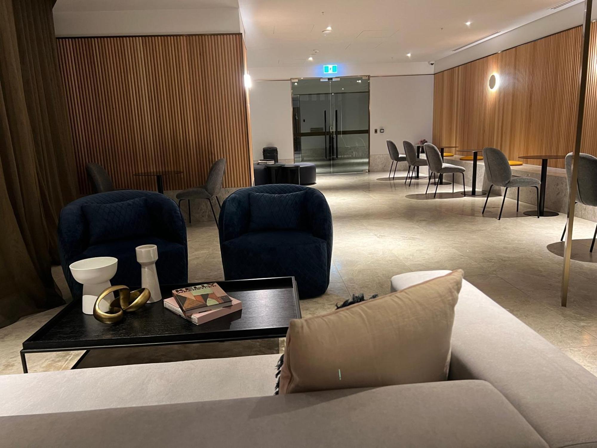 Apartment Wsp 2br +balcony/free Parking /heated Pool/sauna/gym