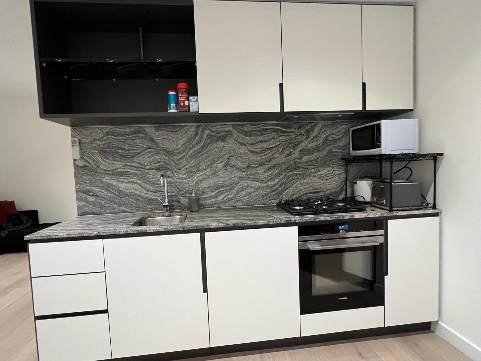Apartment Wsp 2br +balcony/free Parking /heated Pool/sauna/gym