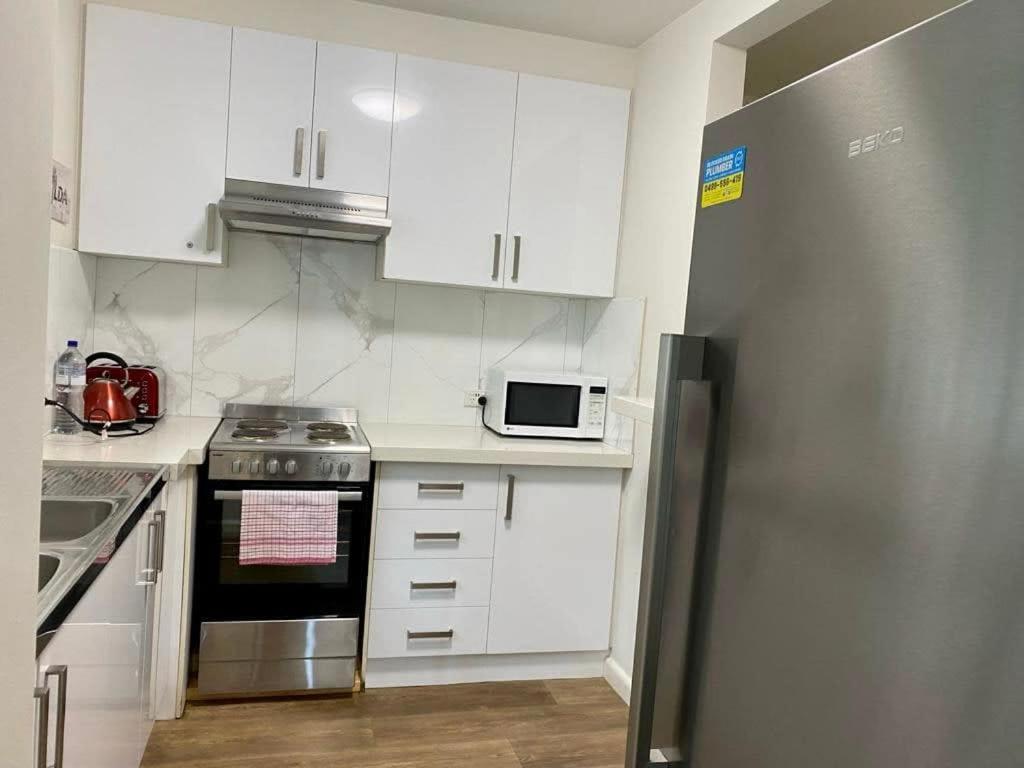 Apartamento 1 Bdrm With Parking, Walk To