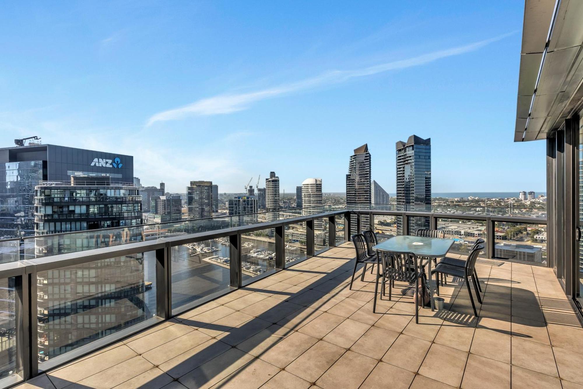 Lifestyle - Views On Collins Apartment